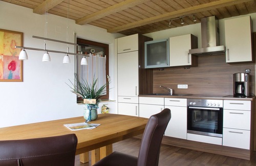 Fladungen Apartamento | Gemütliche Ferienwohnung für bis zu Vier Personen mit Südbalkon