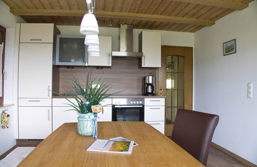 Fladungen Apartamento | Gemütliche Ferienwohnung für bis zu Vier Personen mit Südbalkon