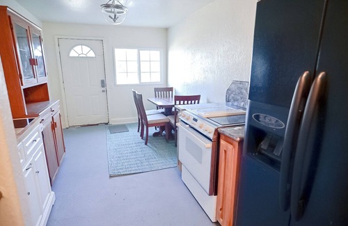 Dunlap Hotel | Gena's Sierra Inn & Restaurant