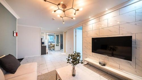 Geoje Casa | Geojedo Modern 239 Pension Spa, Netflix, Munhwanuri