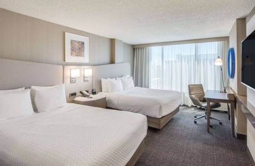 Downtown Denver Hotel | Get Ready for a Blissful Getaway! w/ Pool, Near Museum of Contemporary Art