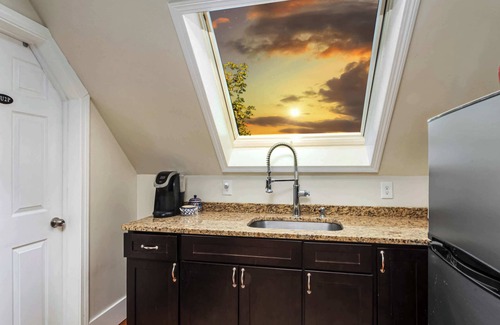 Beverly Condominio | *Ghostly 2BR Halloween Home|Salem+Beverly|Parking