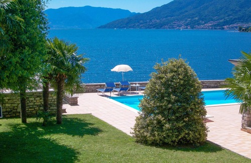 Consiglio di Rumo Apartamento | GiardinoLago Arancio Holiday flat on the lake with pool