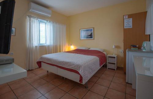 Neve Zohar Casa | Gil's Guest Rooms