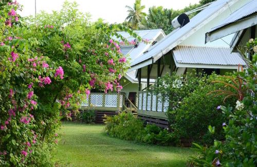 Aitutaki Cabina | Gina's Garden Lodges
