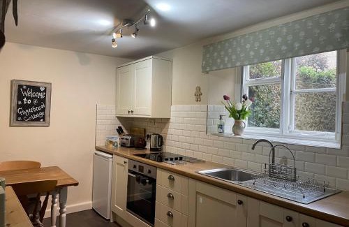 Bridport Casa | Gingerbread Cottage