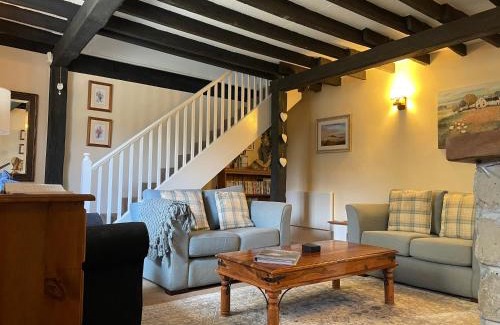 Bridport Casa | Gingerbread Cottage