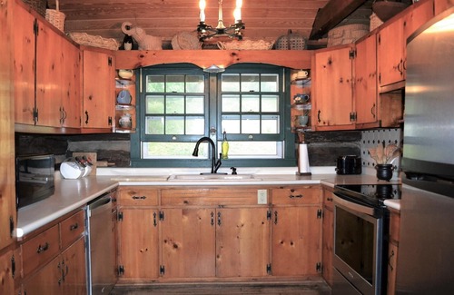 Newland Cabina | Gingercake Acres- Al lado del desierto de Linville Gorge. ¡Mascota amigable!