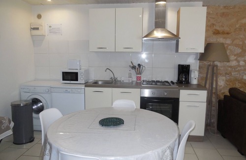 Valojoulx Otro | Cottage 3 pers Lascaux, piscina climatizada, spa, parque con juegos y wifi