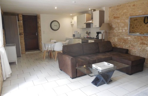 Valojoulx Otro | Cottage 3 pers Lascaux, piscina climatizada, spa, parque con juegos y wifi