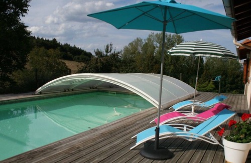 Saint-Martin-la-Sauvete Casa | Casa rural 6p. con PISCINA en la naturaleza, en Auvergne-Rhône-Alpes