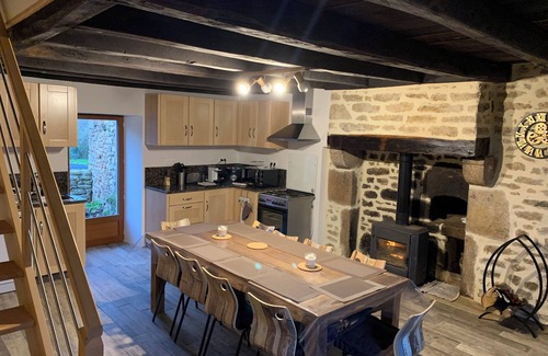 Bersac-sur-Rivalier Cabaña | GÎTE DE LA FONTAINE in the countryside of the Monts d'Ambazac