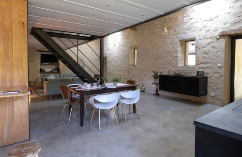 Grezillac Casa | Gite Le Chai, design loft and private pool in the heart of the vineyards