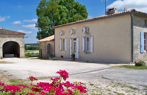 Ozillac Cabaña | Cottage *** tranquilo y verde en una casa con carácter.
