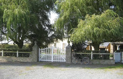 Pirou Casa | GITE LES GOELANDS House 300M from the sea, enclosed garden for animals.