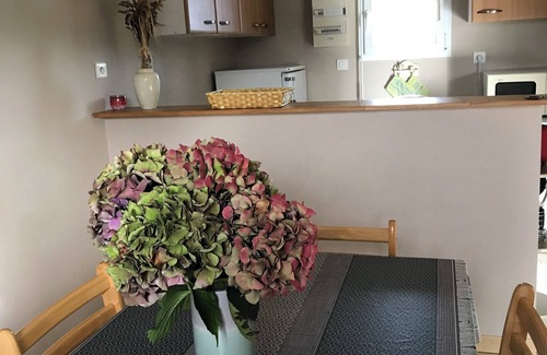 La Fresnais Cabaña | Gîte TI GWER en una antigua granja, bahía de Mont-St-Michel