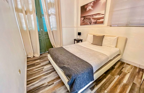 Ponce Centro Apartamento | Gladiolas 1206