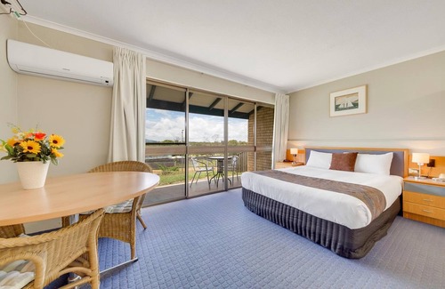 West Gladstone Hotel | Gladstone Palms Motor Inn