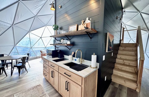 Hiawassee Cabina | Glamping Dome Lake and Mountain Views Hot Tub