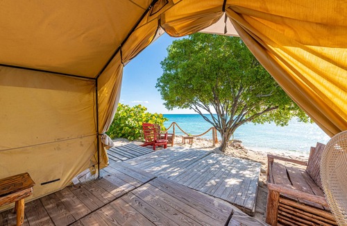 Cabo Rojo Alquiler De RV | Glamping Ecolodge Cueva de las Águilas