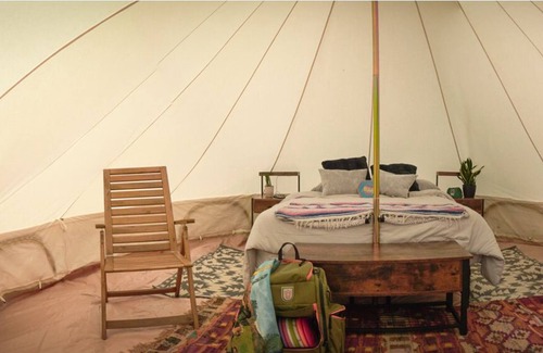 Frank Villa | Glamping in a Queen Bed Luxury Stout Tent