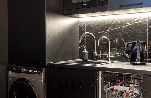 Warszawskie Hotel | Glass House Hot Tub Apartments