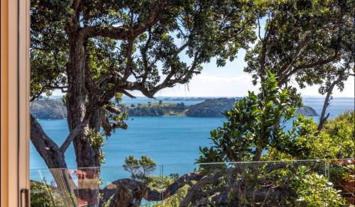 Waiheke Island Casa | Glasshouse - Coast & Country