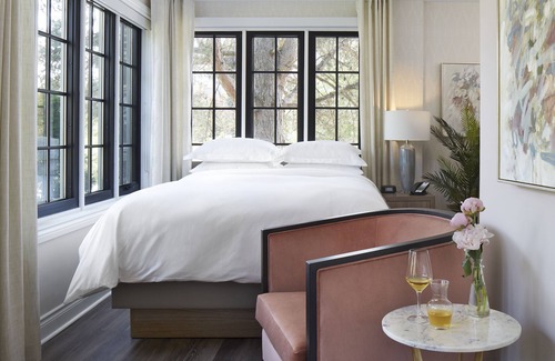 Erin Mills Hotel | Glenerin Inn