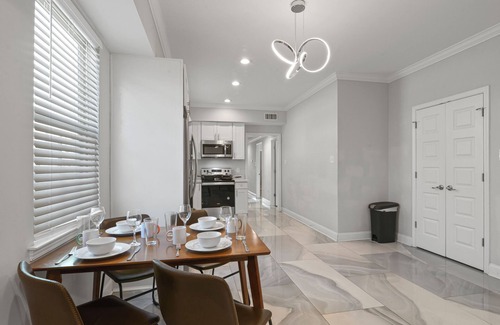 Tulane - Gravier Casa | Glistening New Superdome Group Home w/10 Beds, Parking, Patio, Grill and 5 Bath