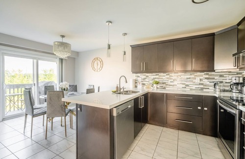 Brampton Villa | GLOBALSTAY. Modern 3 Bedroom House in Brampton. BBQ, parking.