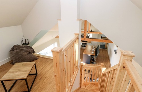 Efailwen Cabaña | GLOWTY BRYNBEDW, pet friendly, luxury holiday cottage in Efailwen