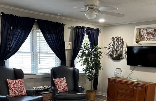 Fairfield Bay Casa | Gnome Away From Home-Greers Ferry Lake House