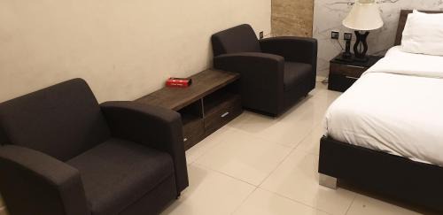 F-7 Sector Casa | Gofas Lodge