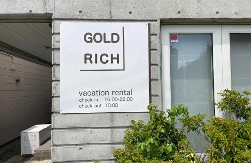 Toyohira Villa | Gold Rich