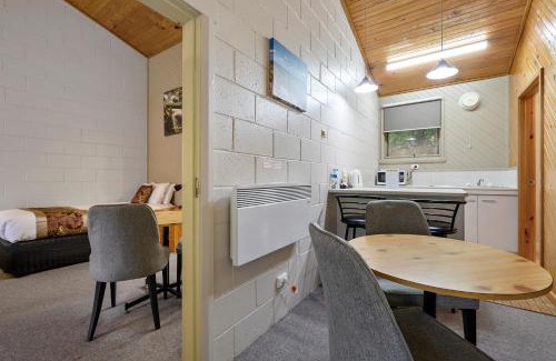 Queenstown Hotel | Gold Rush Inn