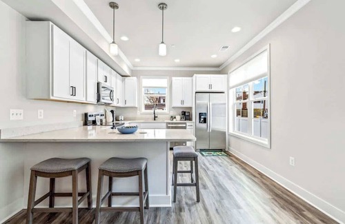 Edgewater Casa | Golden Anchor Retreat; Lux Living! - Sleeps 7