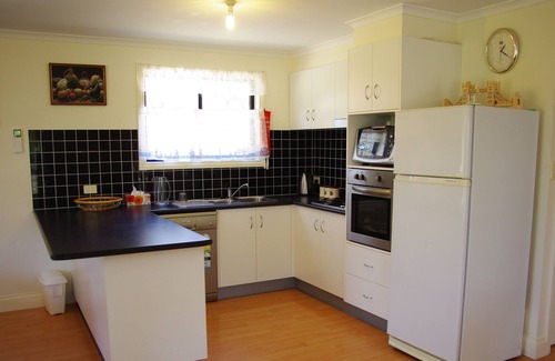 Golden Beach Casa | GOLDEN BEACH COTTAGE IN QUIET NEIGHBOURHOOD, TWO MINUTES FROM BEACH AND SHOPS