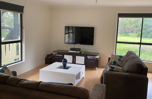 Golden Beach Casa | GOLDEN BEACH COTTAGE IN QUIET NEIGHBOURHOOD, TWO MINUTES FROM BEACH AND SHOPS