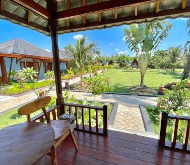 Sekotong Barat Hotel | Golden Beach Hotel Sekotong