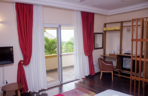 Elmina Hotel | Golden Hill Parker Hotel