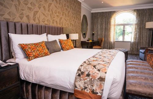 Scottsville Hotel | Golden Horse Hotel