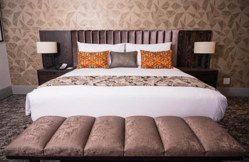 Scottsville Hotel | Golden Horse Hotel