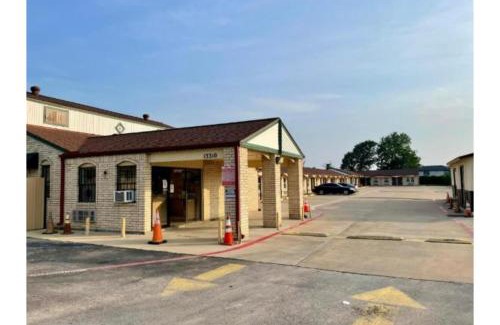 Dallas Hotel | Golden Inn Dallas by Hotel O