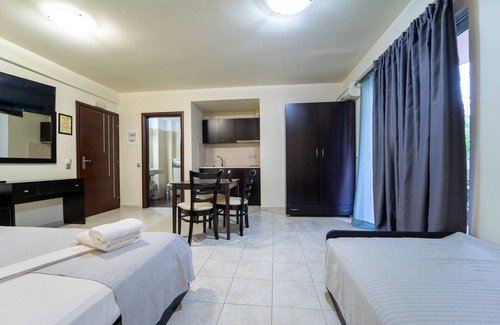 Kamisiana Casa | Golden Rose Suites