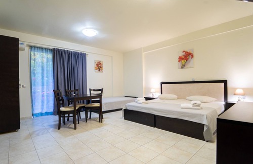 Kamisiana Casa | Golden Rose Suites