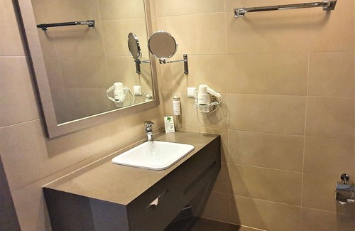 Mitte Hotel | Golden Tulip Kassel Hotel Reiss