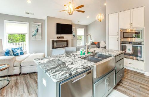 Little River Casa | Golf Cart Included Little River Cottage with Deck!