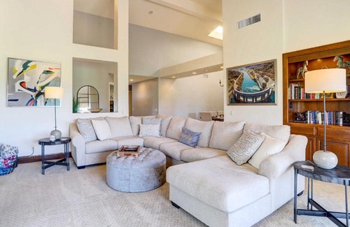 Palm Desert Apartamento | Golf Course View and Pool Access Palm Desert Condo