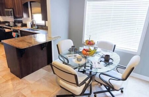 Sioux City Casa | Golf Course Views House 5BR-5Beds, 100% Fiber.