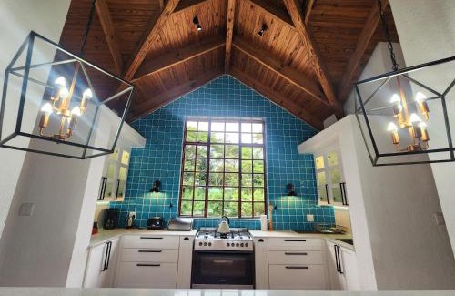 White River Villa | Golf Estate Vacation Property - Poseidon's Knoll